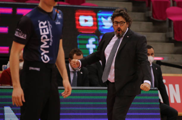 泰山队一直 泰山队一直