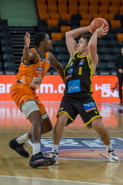 员的年轻一 员的年轻一